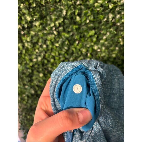 Lululemon Tracker Short V *4" Heather Lux Multi Hawaiian Blue Size 6 - Picture 3 of 4
